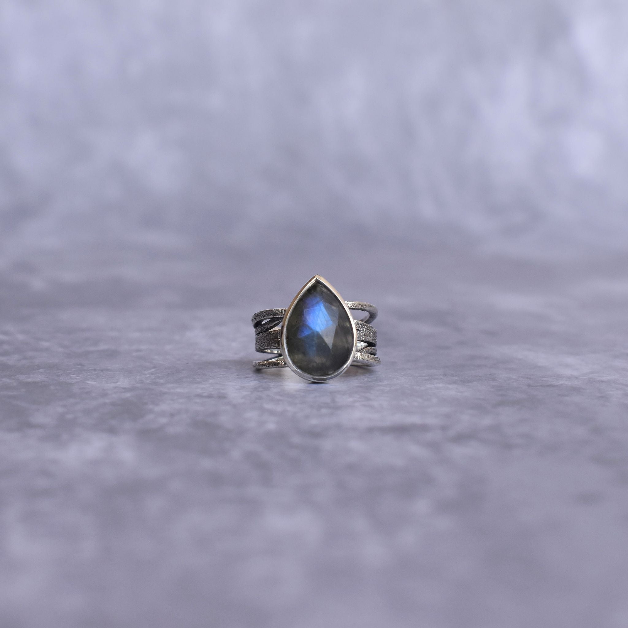 Rustikal - Labradorit Ring