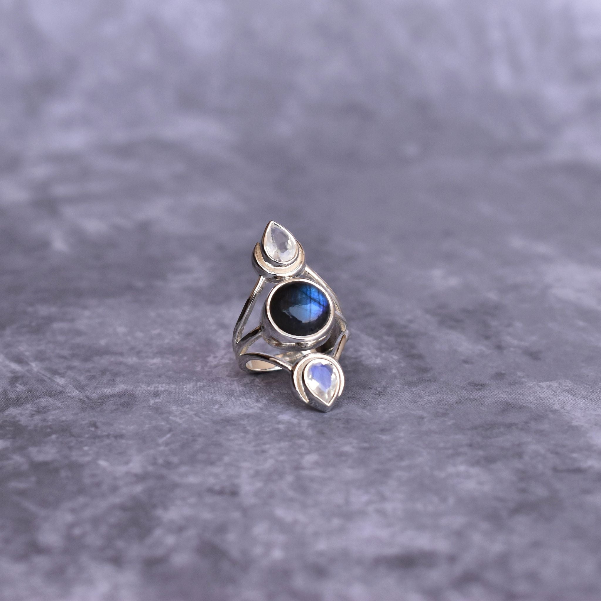 Himmlische Harmonie - Mondstein & Labradorit Ring