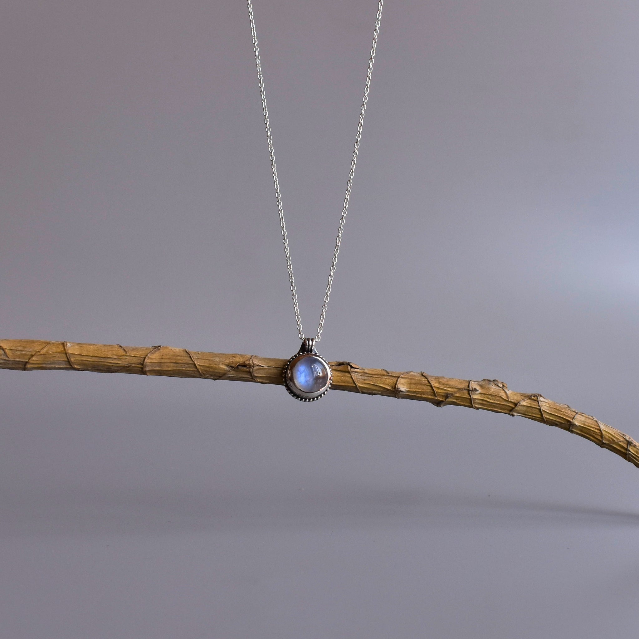 Ancient Glimmer - Moonstone Necklace
