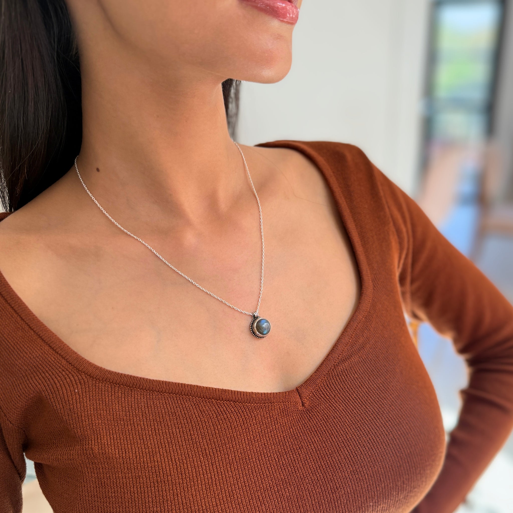Ancient Glimmer - Labradorite Necklace