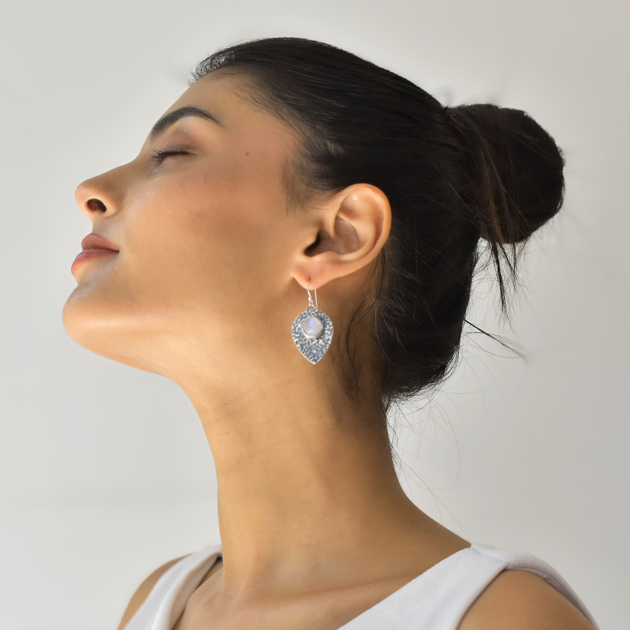 Pavo - Moonstone Dangle
