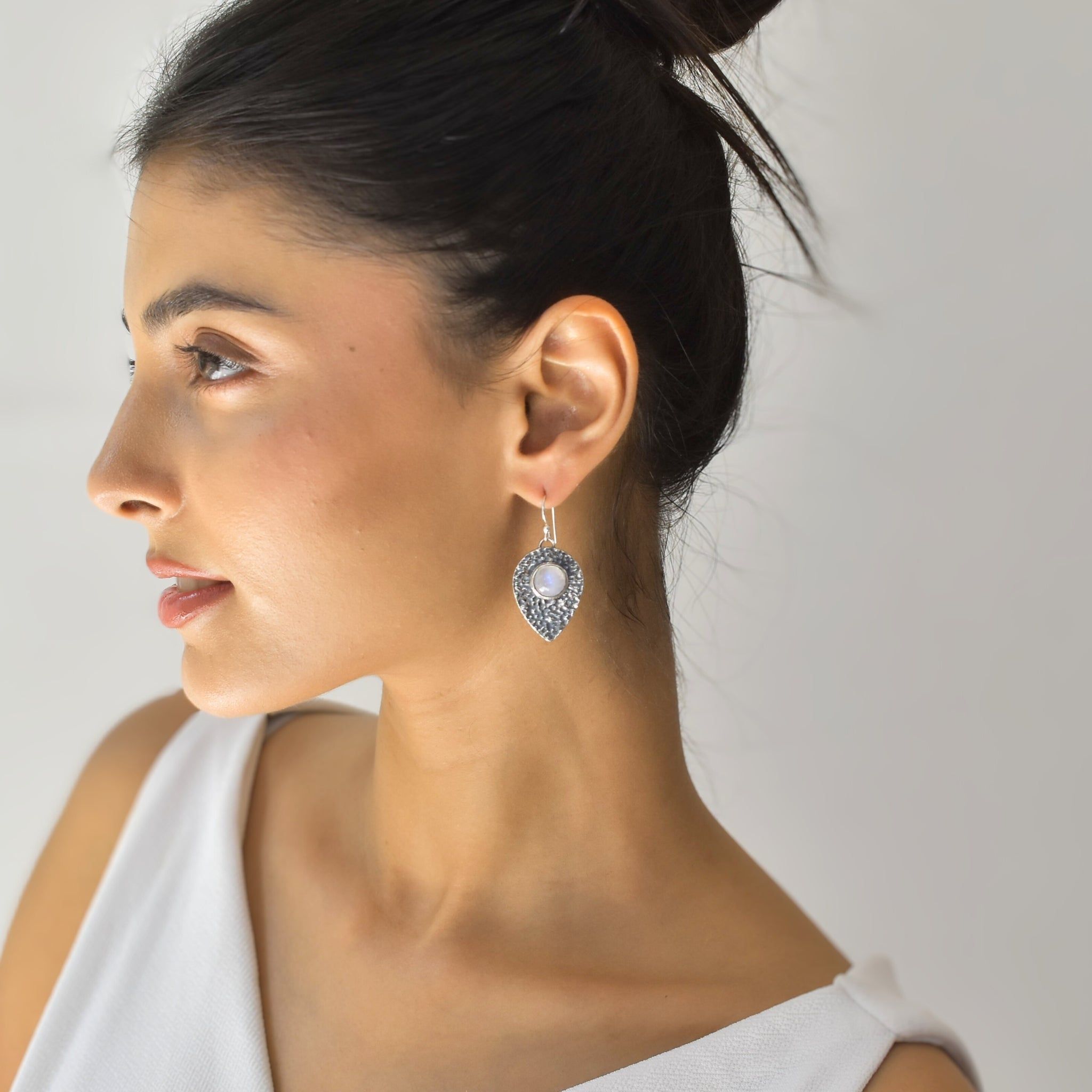 Pavo - Moonstone Dangle