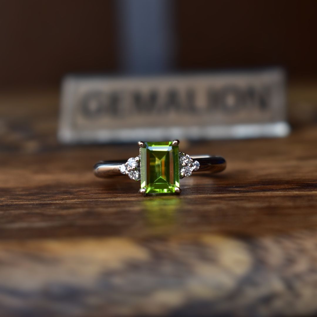 Vintage Elegance - Peridot Ring