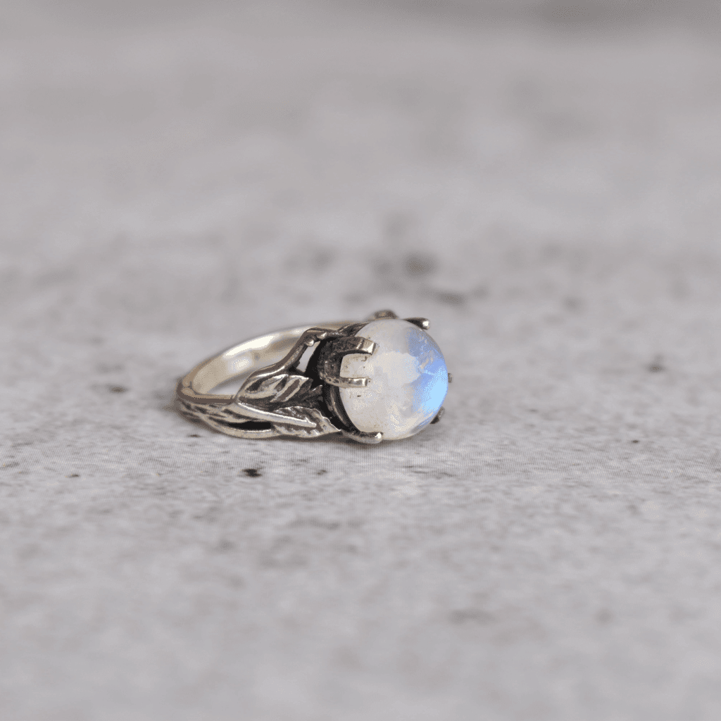 Earthy Leaf - Moonstone Ring -