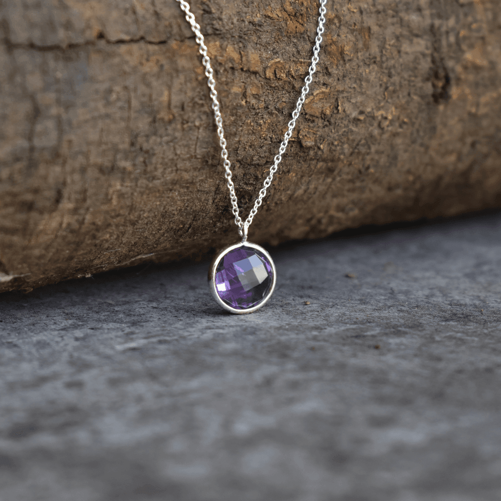 Facets Talks - Amethyst Necklace -