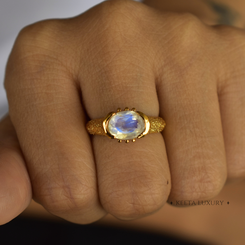 Luminous Texture - Moonstone Ring -