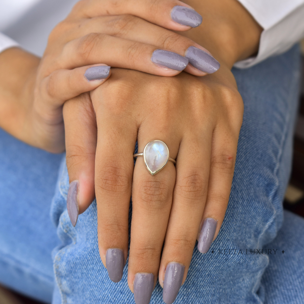 Lunar Drop - Moonstone Ring -