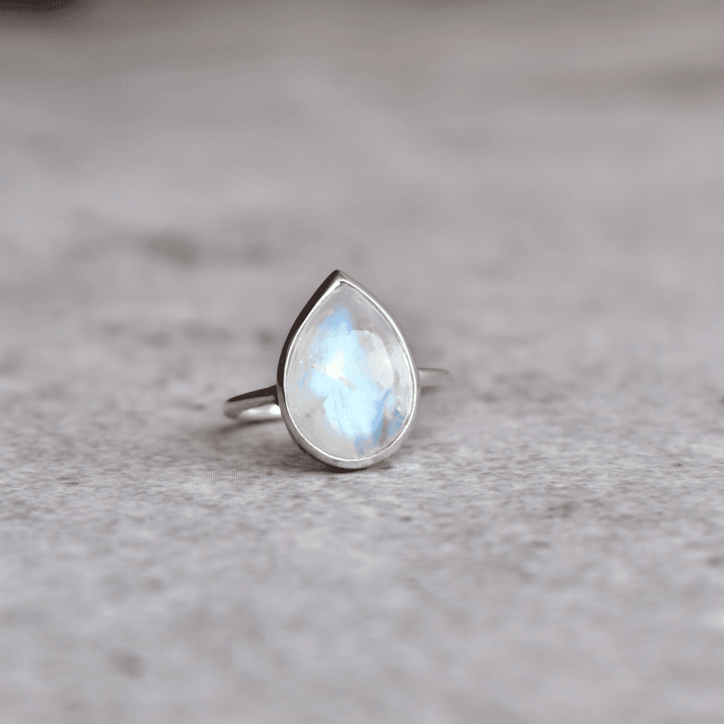 Lunar Drop - Moonstone Ring -
