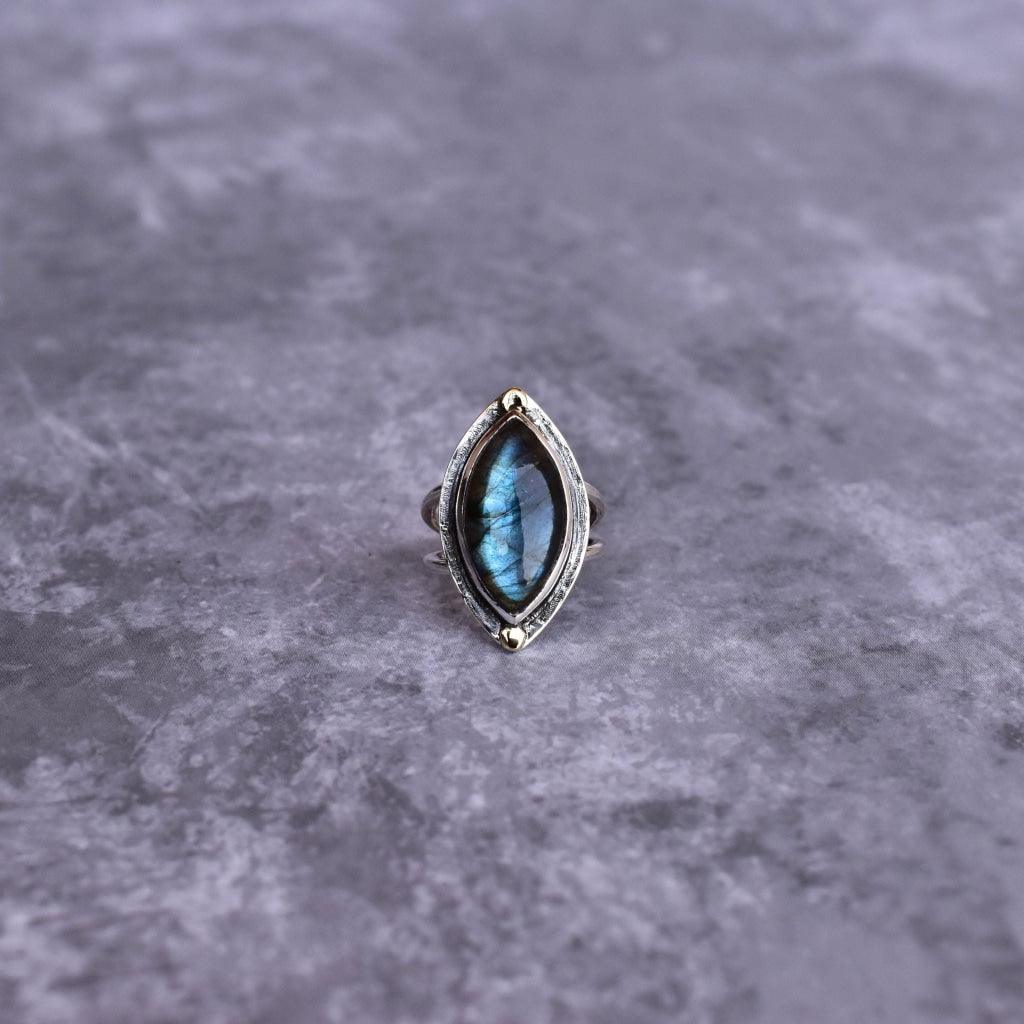 Marquise Beauty - Labradorite Ring -