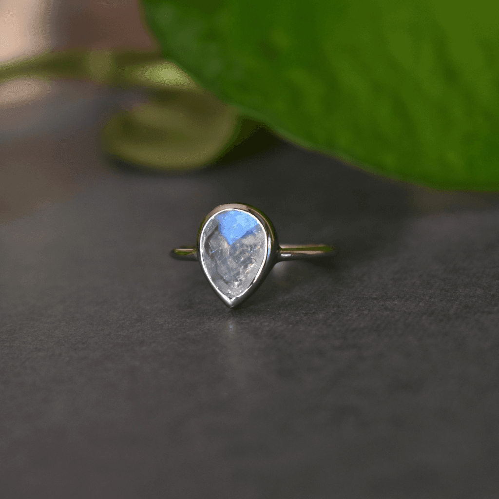 Moon Drop - Moonstone Ring -