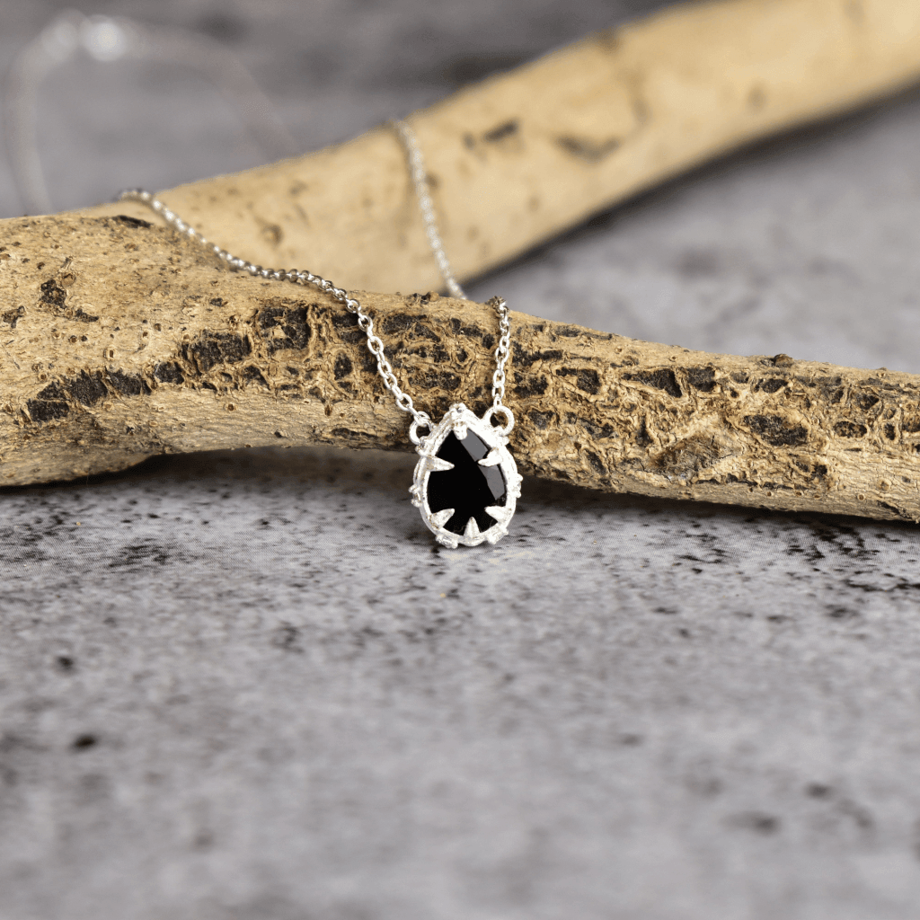Nature Skin - Black Onyx Necklace -