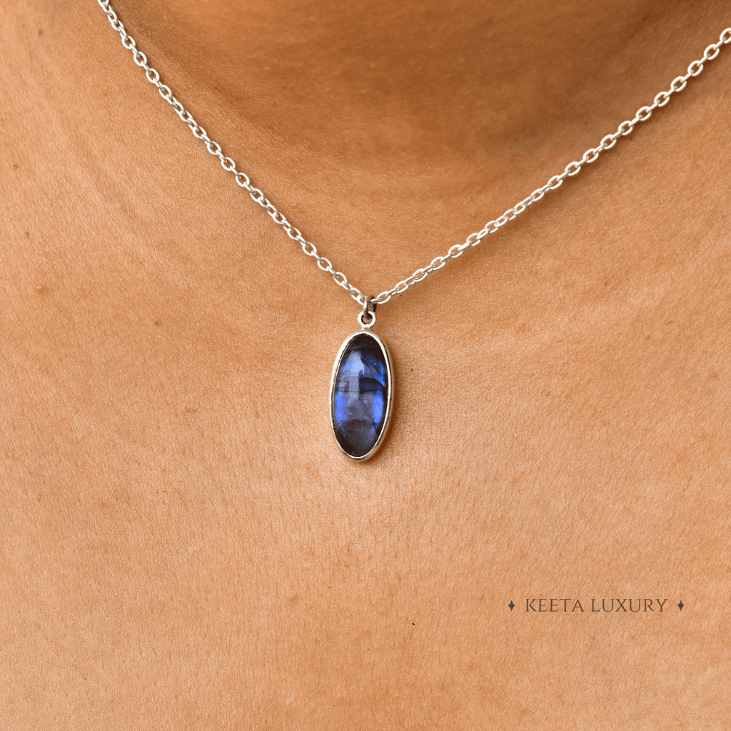 Oval Regency - Labradorite Necklace -