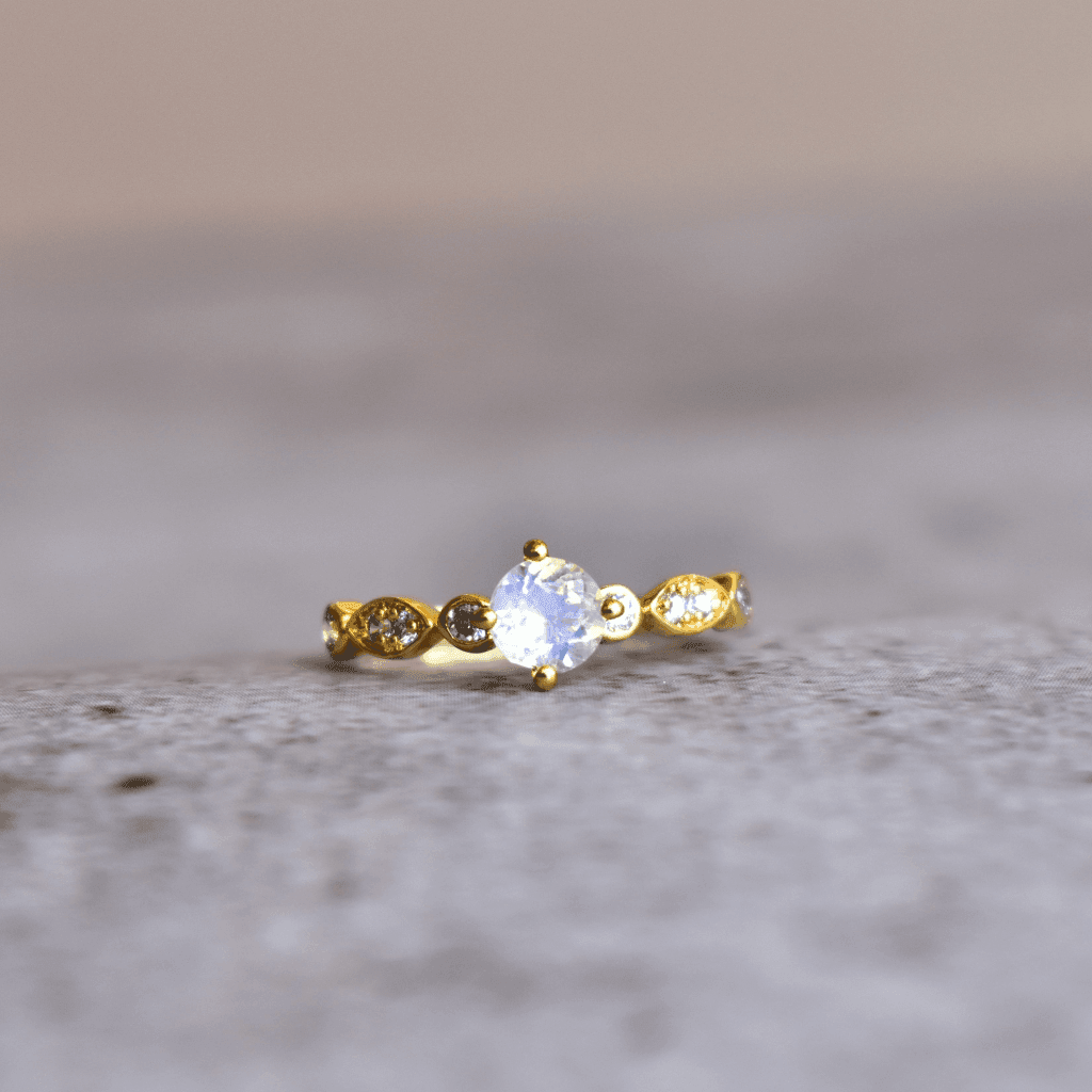 Petite Bliss - Moonstone Ring -