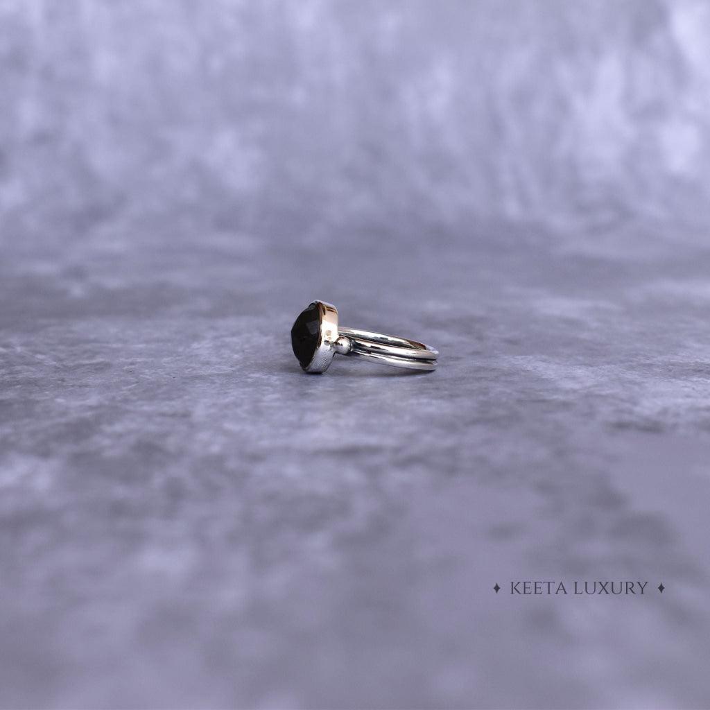 Round Bliss - Labradorite Ring -