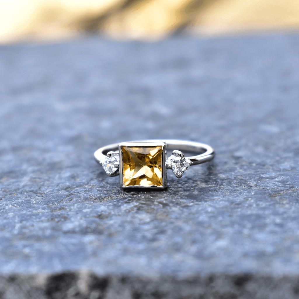 Solitaire Square - Citrine Ring -