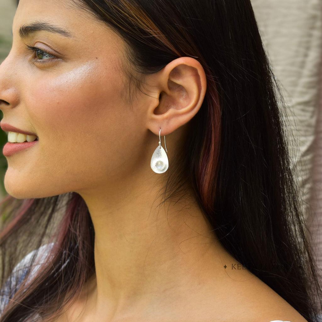 Subtle Elegance - Moonstone Earrings -