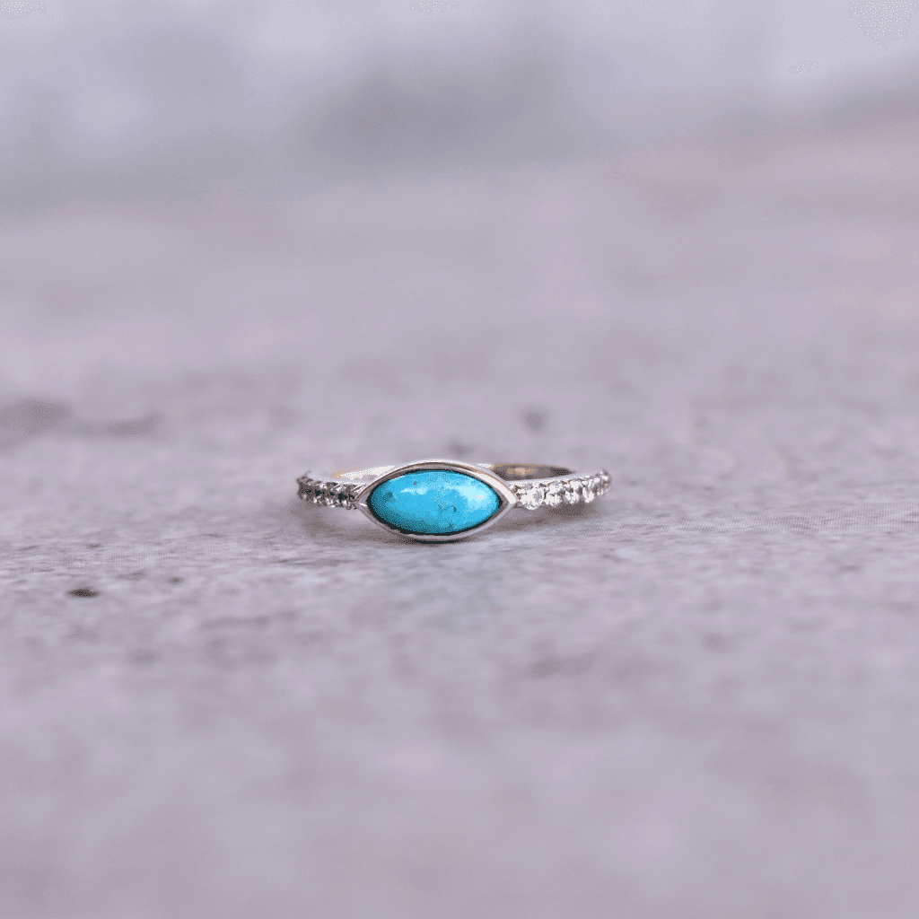 Subtle Elegance - Turquoise Ring -