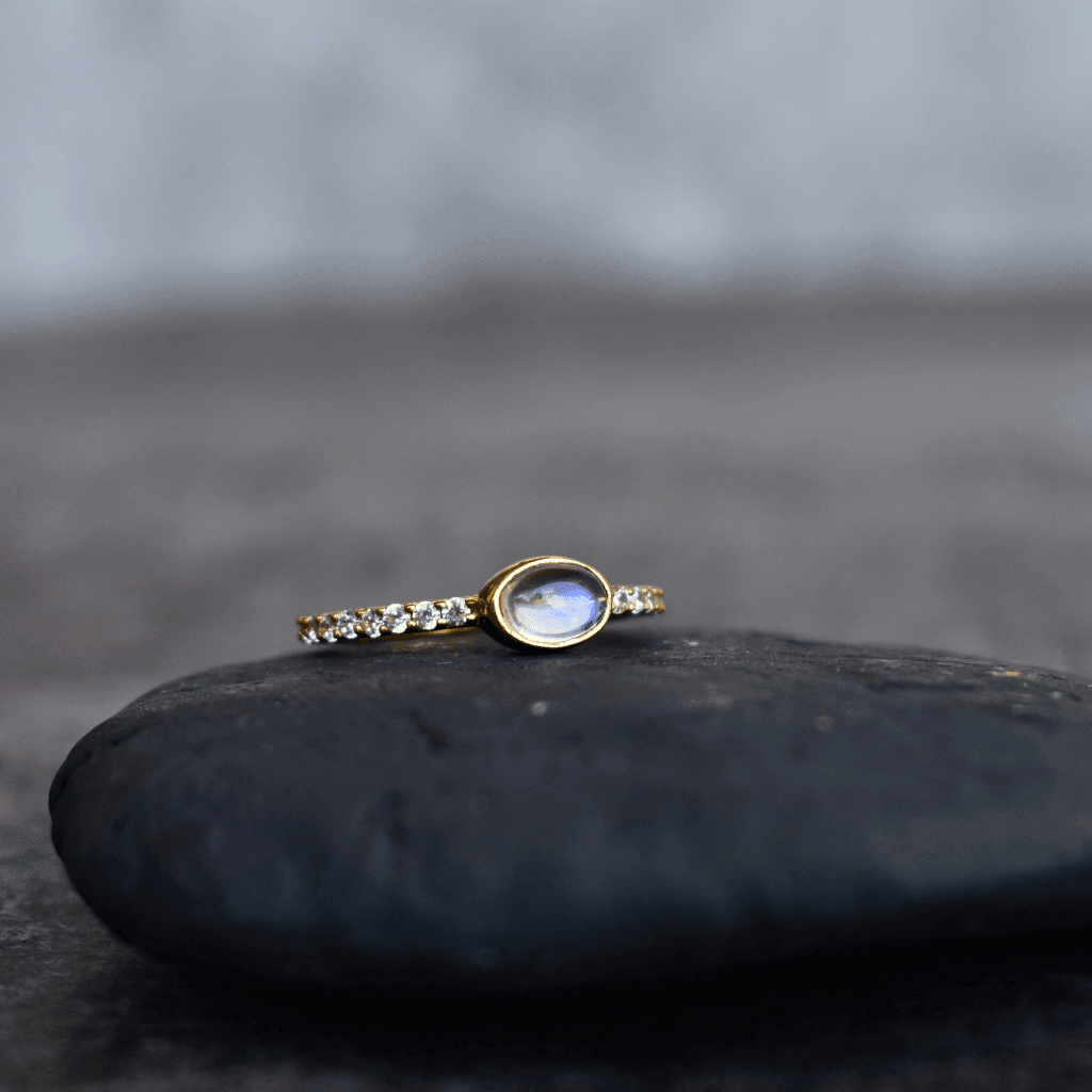 Tender Blossom - Moonstone Ring -