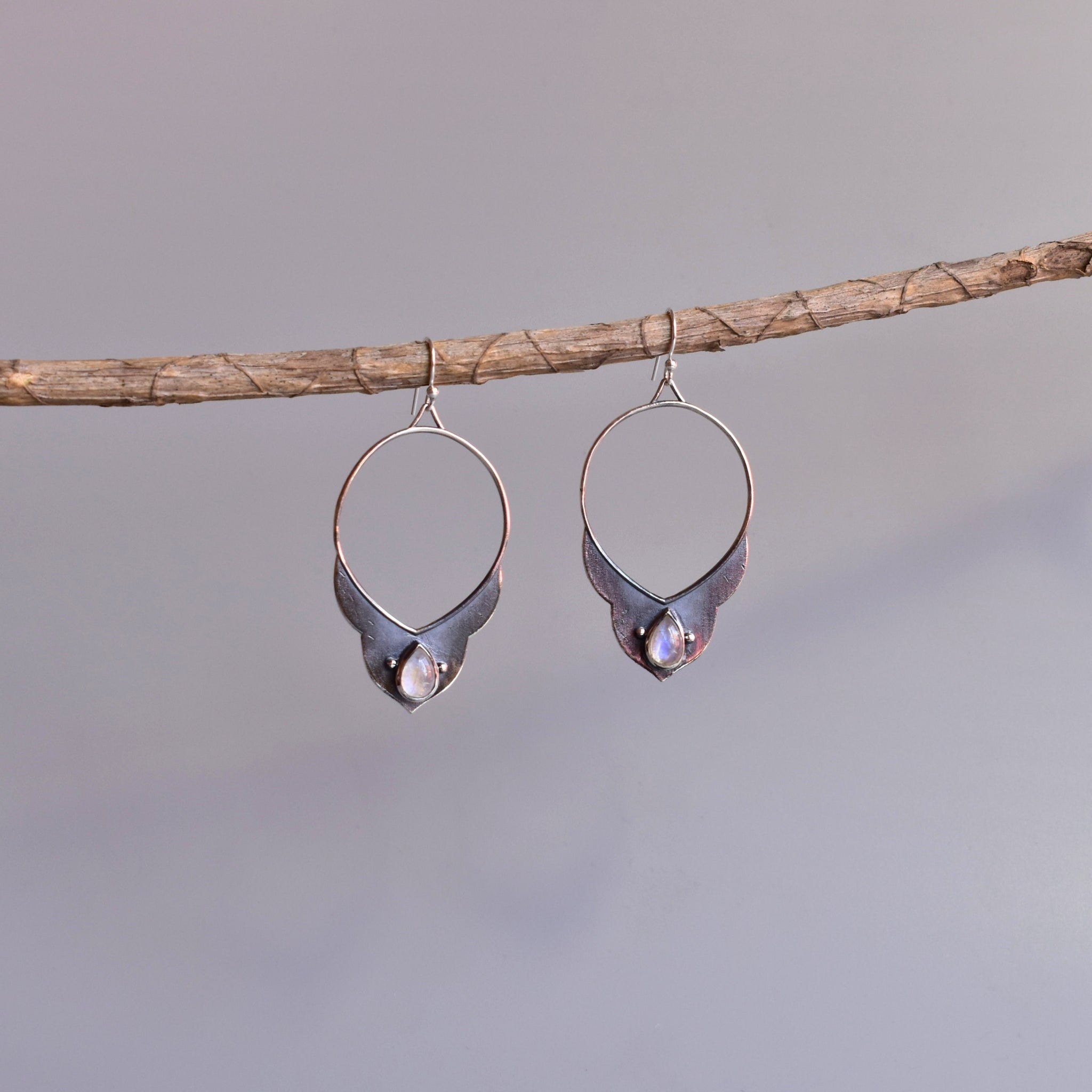 Hoop Glimmers - Mondstein Ohrringe