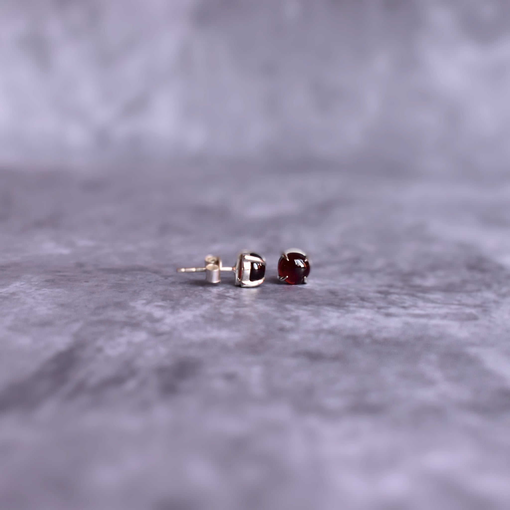 Fang -  Garnet Stud
