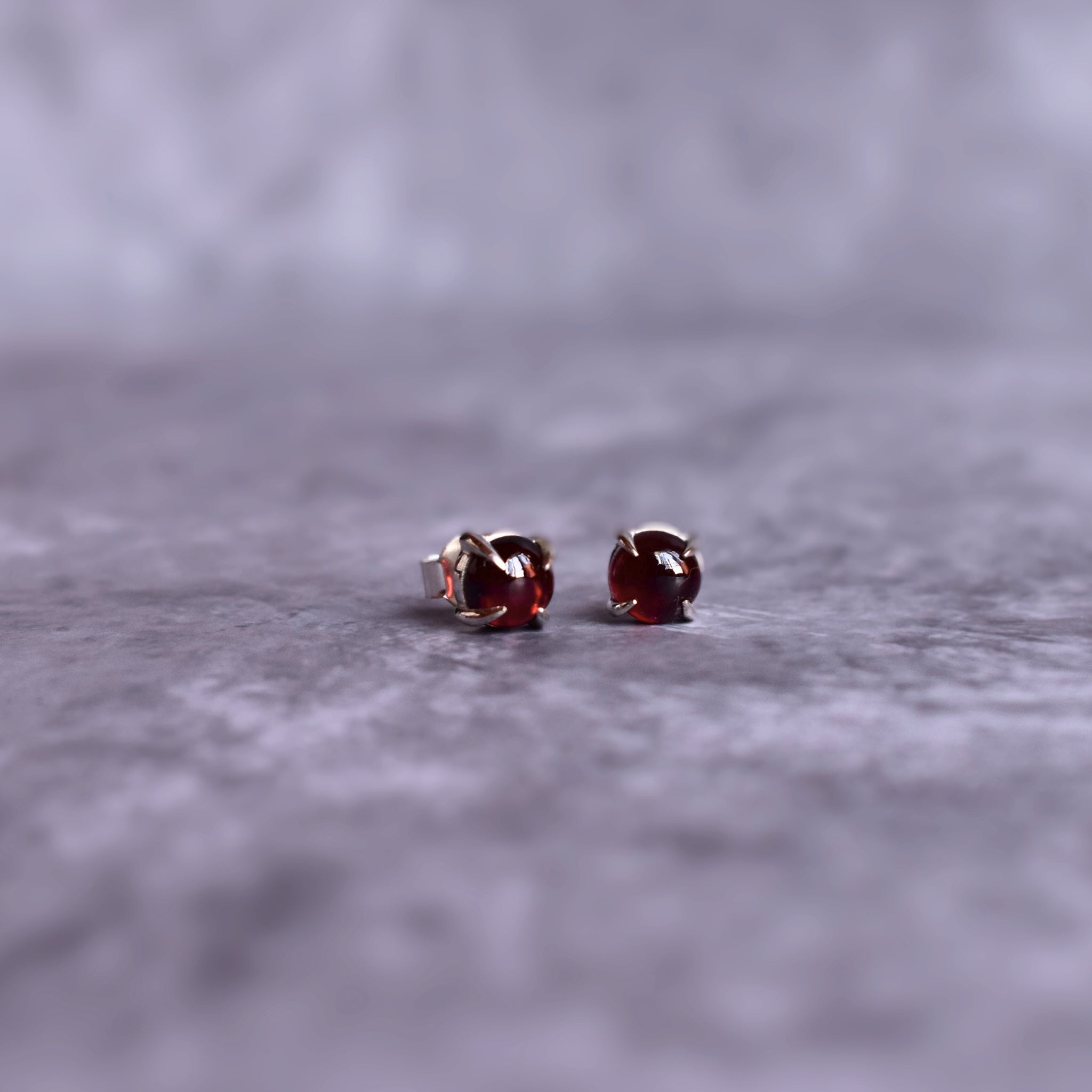 Fang -  Garnet Stud