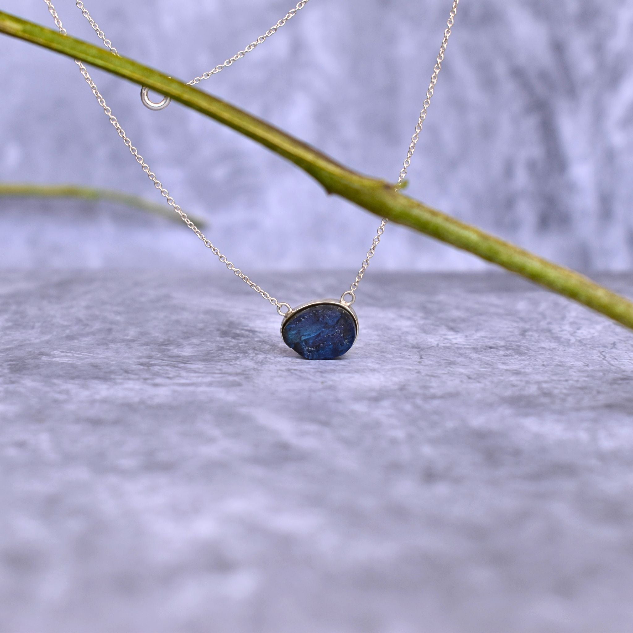 Raw Regency - Labradorite Necklace